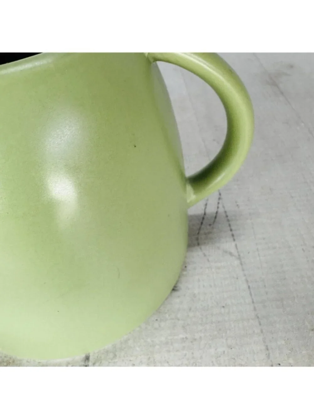 Starbucks 2012 Avocado Green Ceramic Round Ceramic Lidded 25oz Coffee Tea Pot